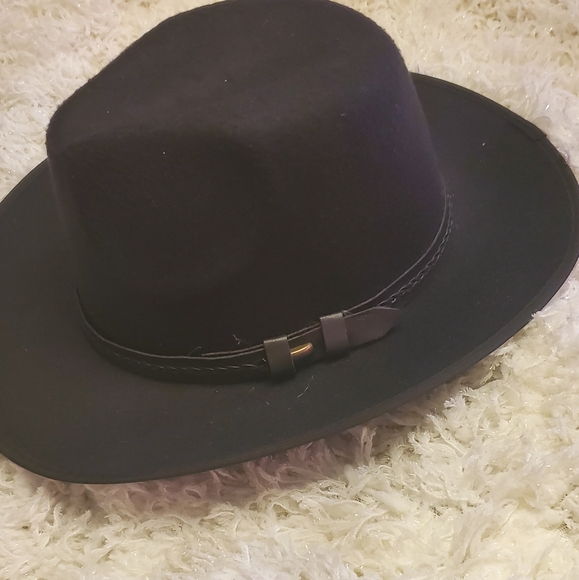 Stylish Hat - Picture 3 of 4